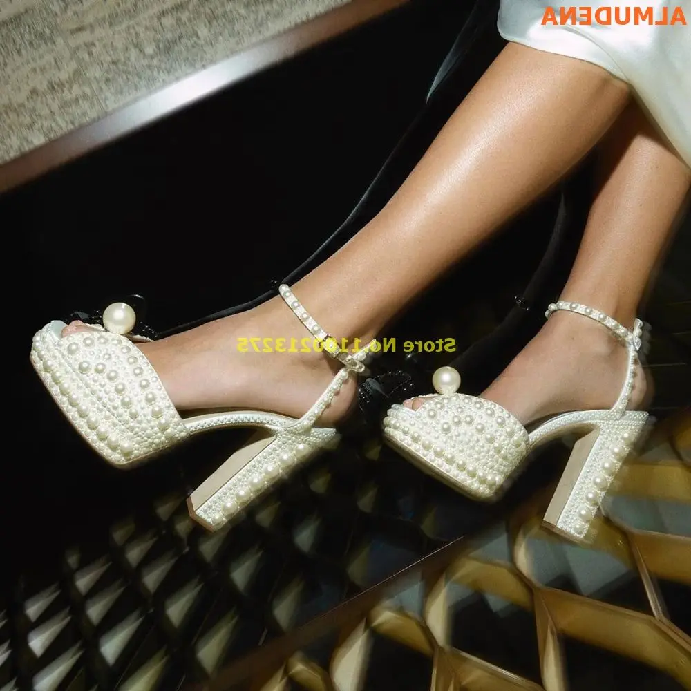 Жемчужные сандалии на платформе и массивном каблуке с открытым носком и ремешком на щиколотке Модная женская обувь на высоком каблуке для подиума Изображение 1